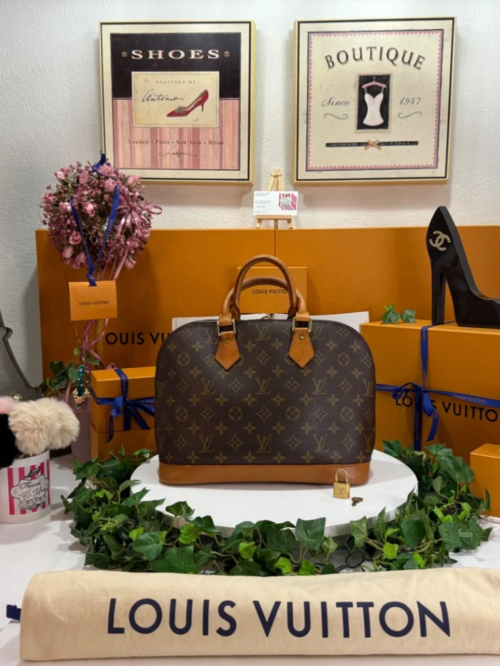 HERMOSA LOUIS VUITTON ALMA BAG! - Picture 17 of 17